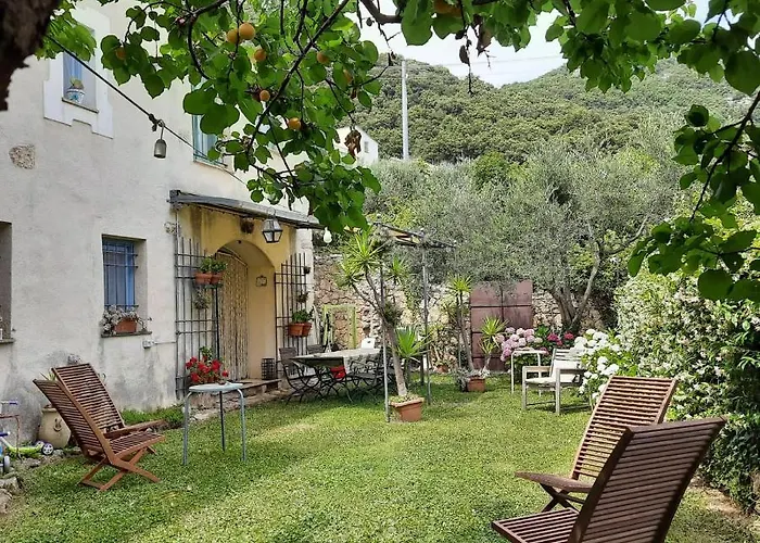Casa Olivia Lacremà